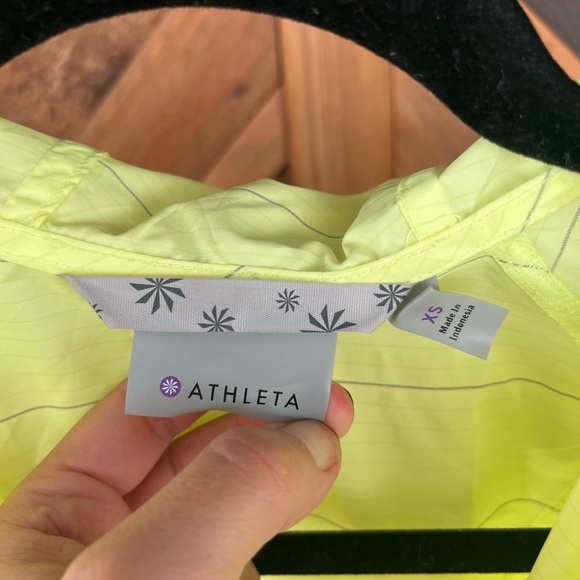 Athleta Spritz Run Jacket  Size XS Neon Yellow Zip Reflective - Picture 8 of 8